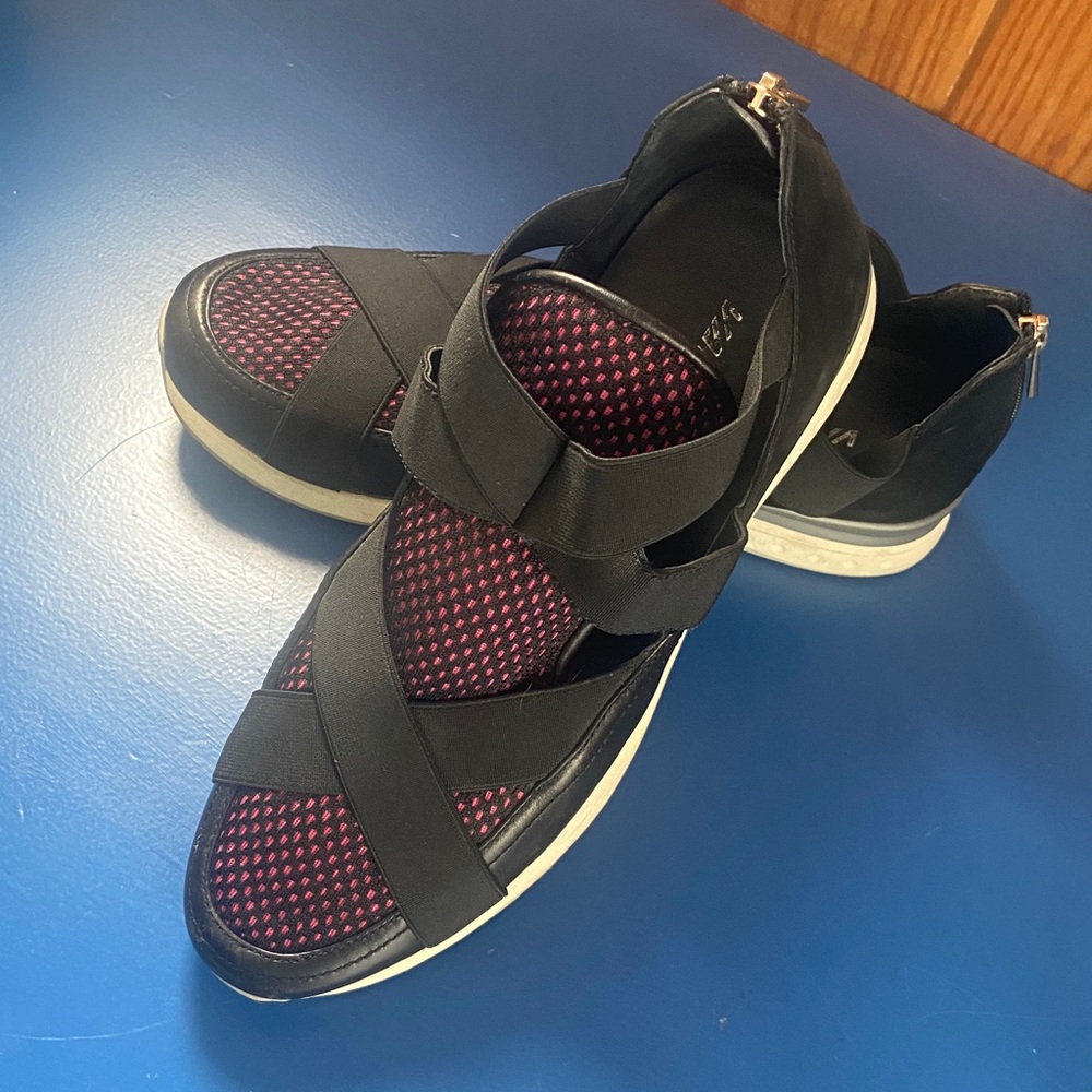 VANELI Black and Hot Pink Strappy Sneakers Zip Back size 9